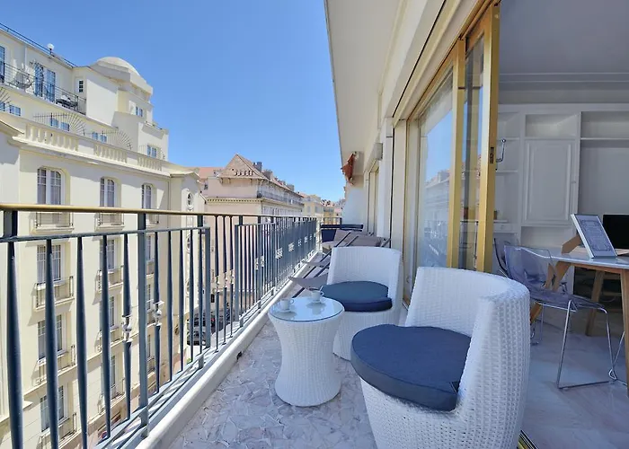 Rue Grimaldi Apartment *